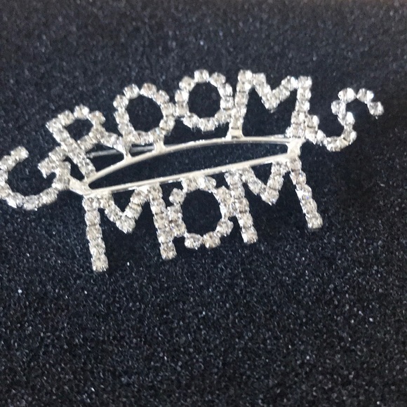 Grooms Mom pin - Picture 1 of 3